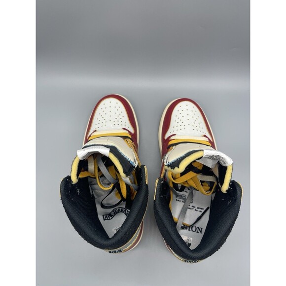 Athletic_Shoes